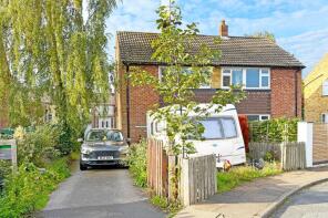 7, Avenue Close, Harrogate HG2 7LJ