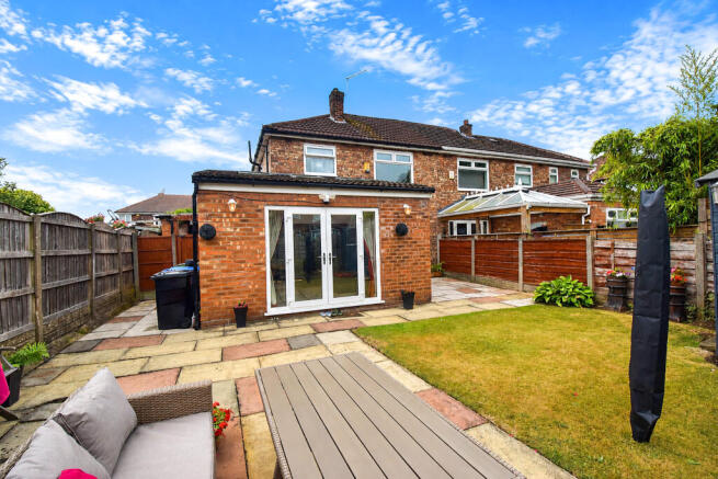 Acrefield Avenue, Urmston, M41 photo 4