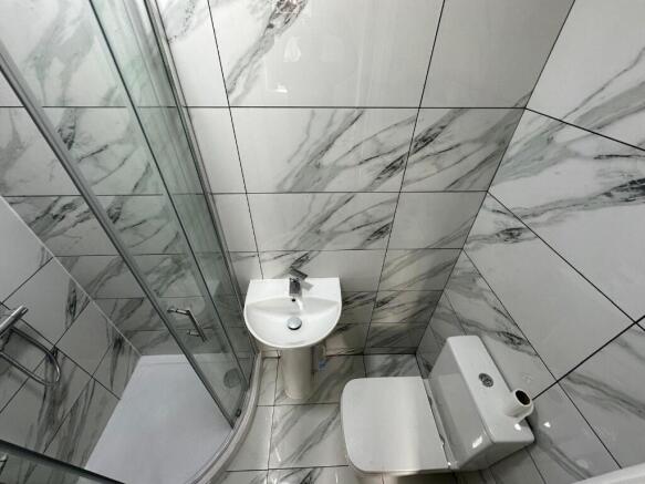9 bed House of Multiple Occupation to rent Image 6