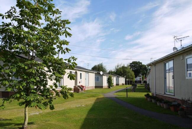 Moor Farm park home (3).jpg