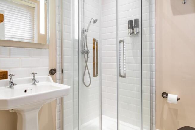 En-suite shower