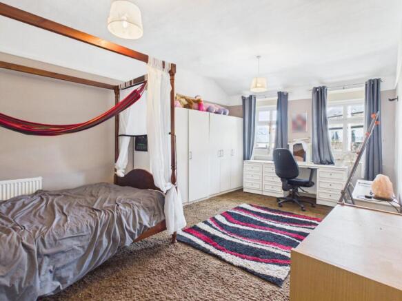 5 bed Cottage for sale Image 11