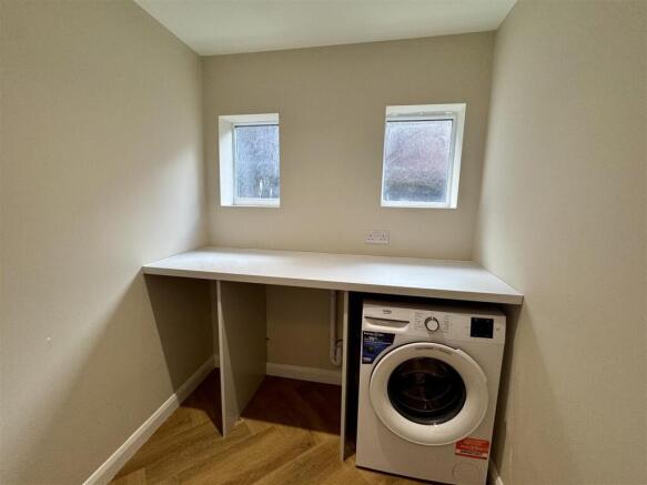 1 bed Ground Flat to rent Image 7