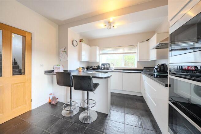 3 bed Semi-Detached for sale Image 11