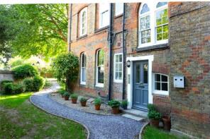 Flat 5, Camperdown House, Alma Road, Windsor SL4 3HQ