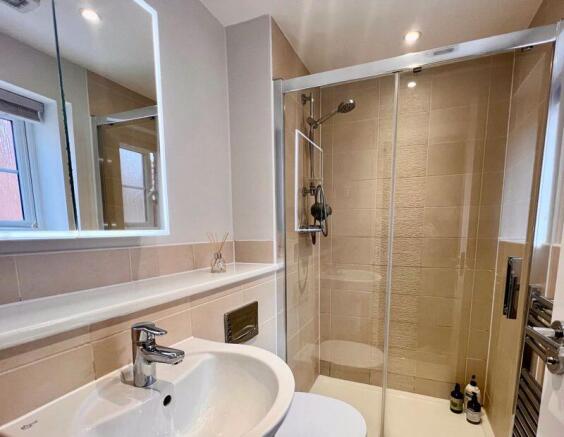 Ensuite (Bed One)
