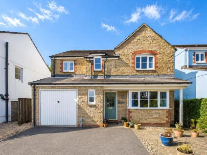 Talmena Avenue, Wadebridge, Cornwall