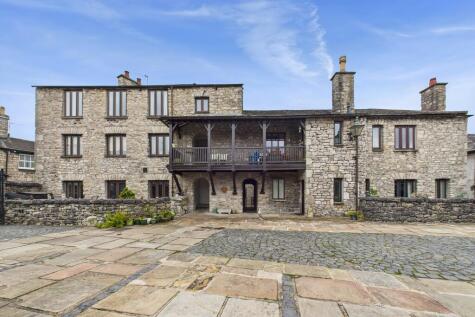 Flat 5, The Court Yard , Castle Street Kendal LA9 7AA