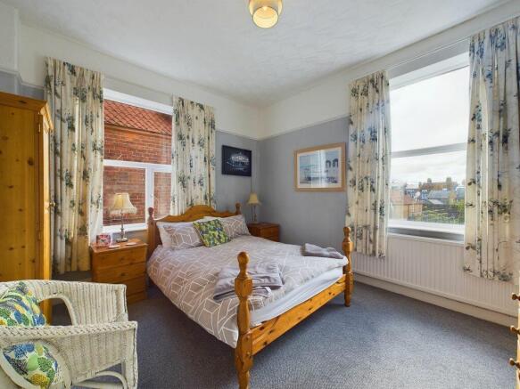 9 bed Semi-Detached for sale Image 7