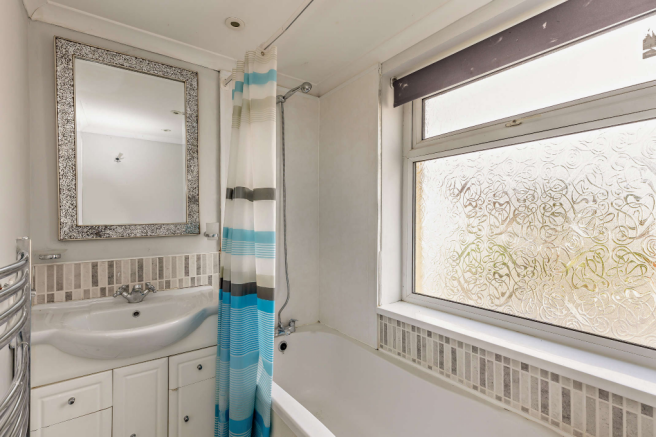 3 bed Terraced for sale Image 10