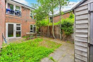 173, Heath Road, London SW8 3AR