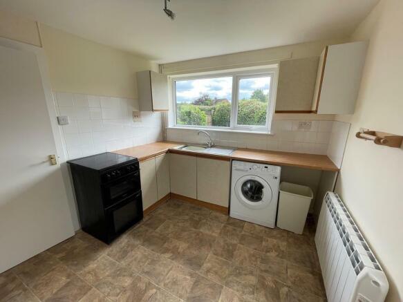 Kitchen2.JPG