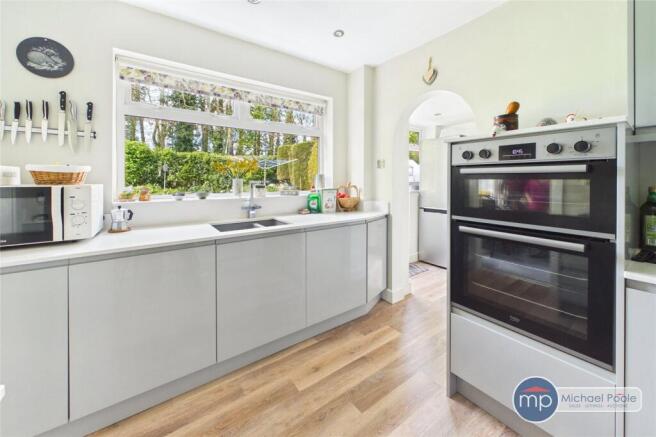 4 bed Detached for sale Image 12