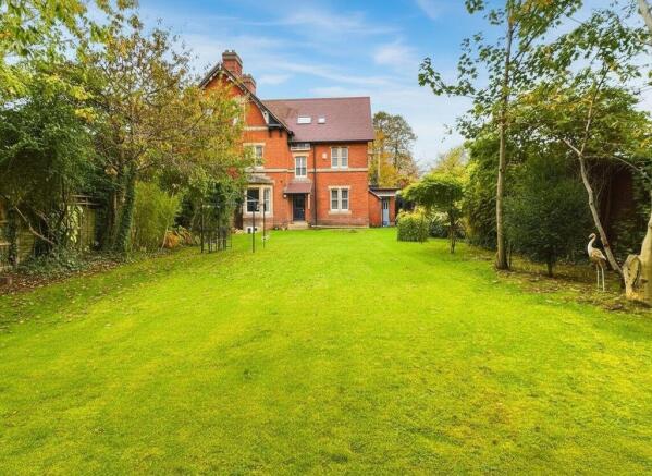 Garden/Rear 