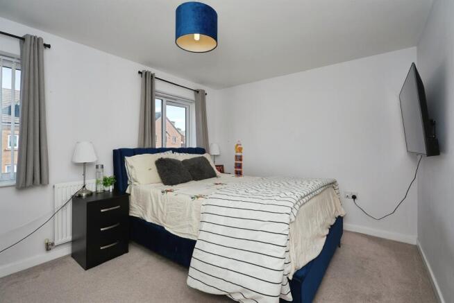 3 bed Semi-Detached for sale Image 7