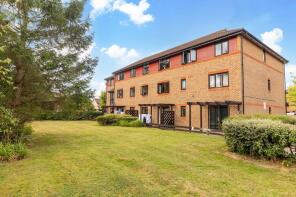 19, Oakside Court, Langshott, Horley RH6 9XR