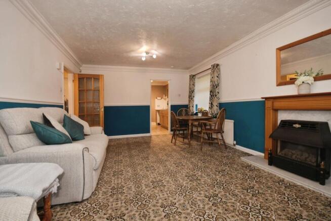 Greenaway Drive, Bolsover, Chesterfield, Derbyshire, S44 photo 4