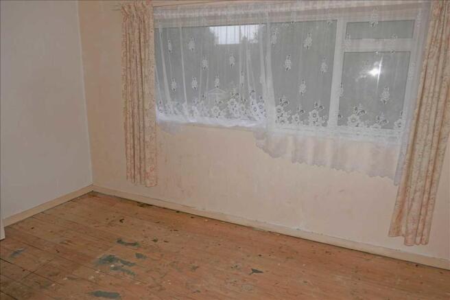 BEDROOM 2 (Rear):