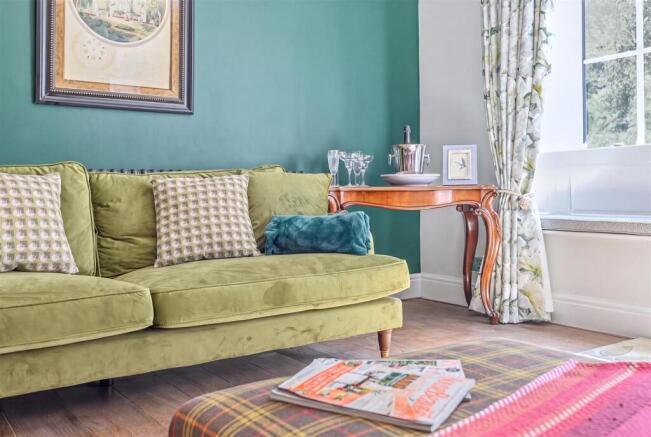4 bed Detached for sale Image 12