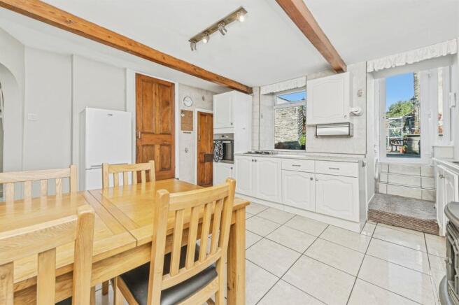 3 bed Terraced for sale Image 5