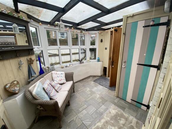 FRONT GARDEN ROOM