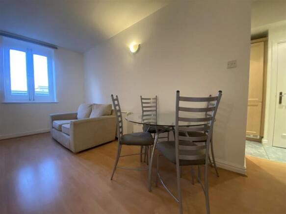 Dining Area.jpeg