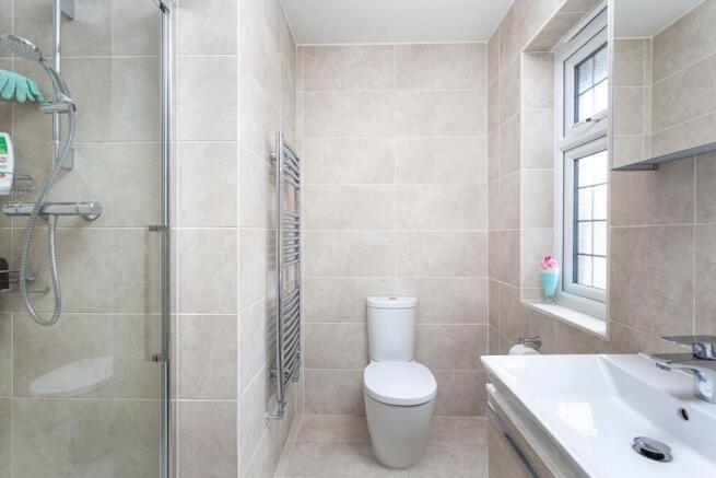 4 bed Detached for sale Image 11
