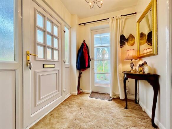 7 Laywell Close 18.JPG