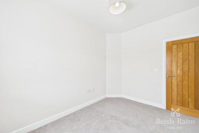 3 bed Apartment to rent Image 11