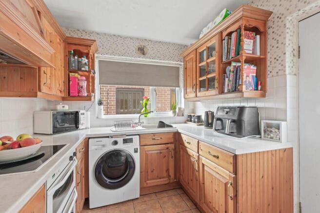 3 bed Semi-Detached for sale Image 9