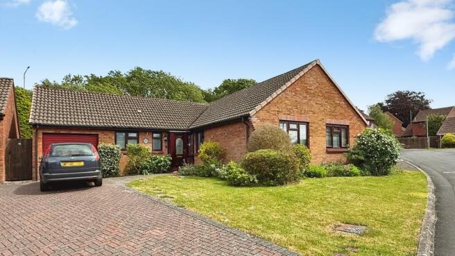 4-bed detached on Cheyney Walk, Westbury, £350,000