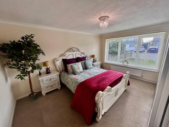Bedroom 1.jpg