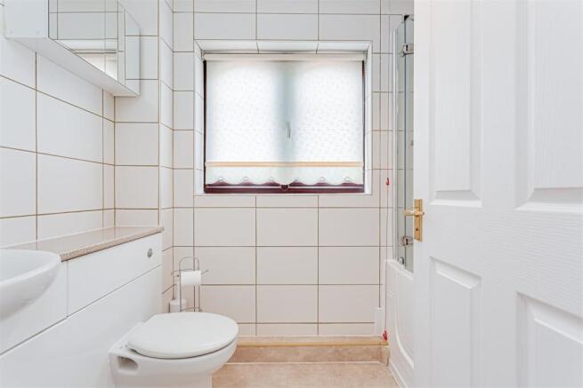 flat-derby-close-epsom-downs-113.jpg