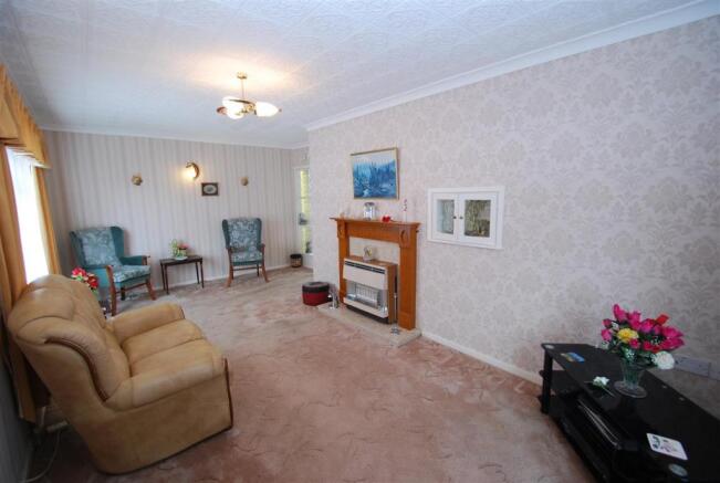 Reverse view of lounge
