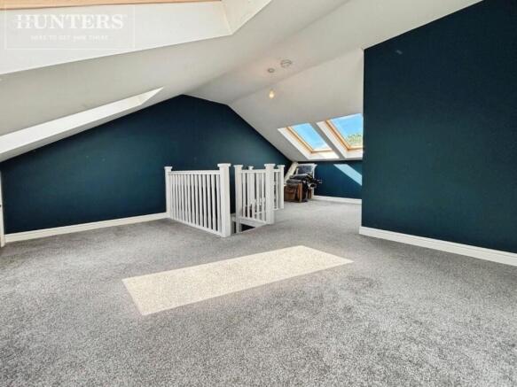4 bed House for sale Image 7