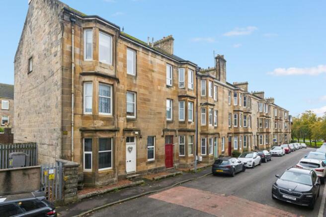 2-bed flat on Williamson Avenue, Dumbarton, G82, £120,000
