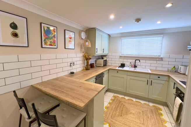 Shute End, Wokingham, RG40 photo 4