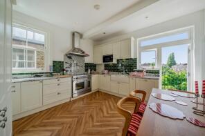 17a, Oakmead Road, London SW12 9SN