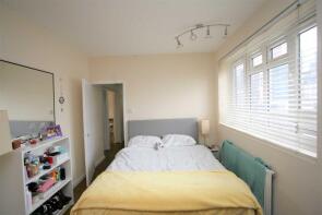 31, Hunter House, Fount Street, London SW8 4SE