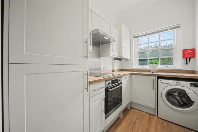 Flat 2, Cadmus House SW4 7XA-8.jpg