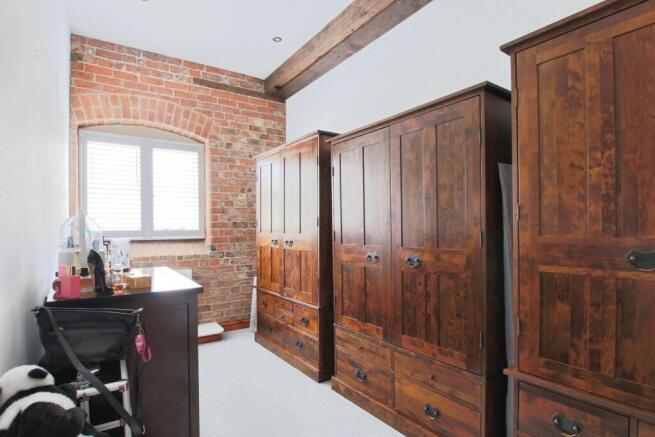 3 bed Terraced for sale Image 10