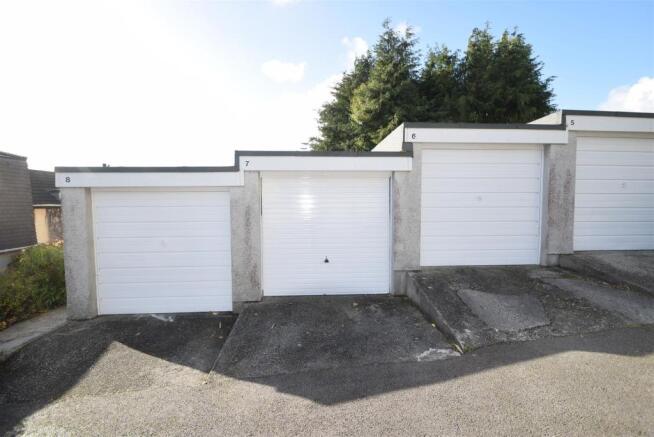 PARKING/GARAGE