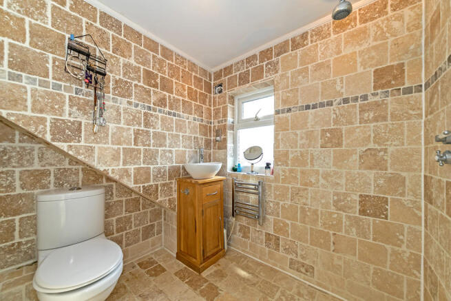 En-Suite To Maste...