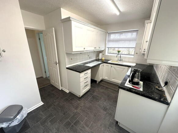 2 bed Semi-Detached Bungalow for sale Image 8