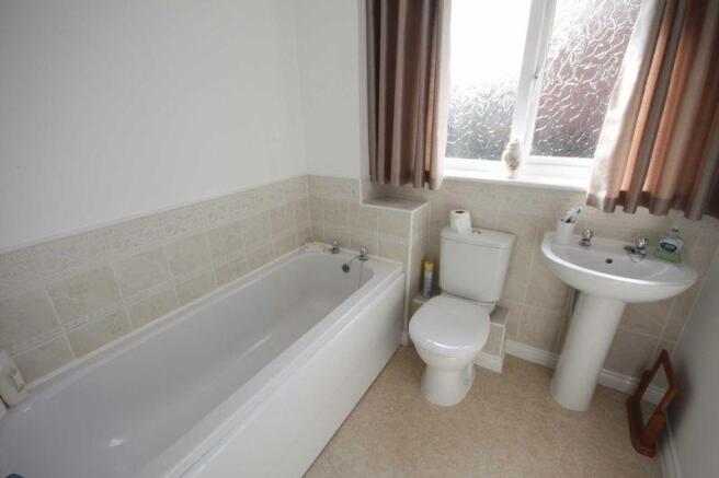 Family bathroo...