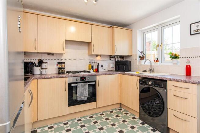 Randall Close, Irthlingborough photo 4