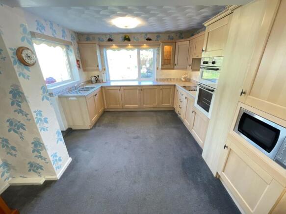 KITCHEN-DINER