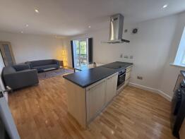Flat 3, 3, Bethwin Road, London SE5 0YJ