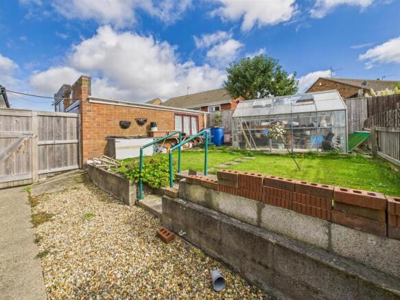 2 bed Semi-Detached Bungalow for sale Image 9
