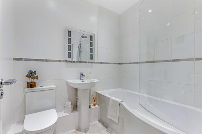 2 bed Apartment for sale Image 10